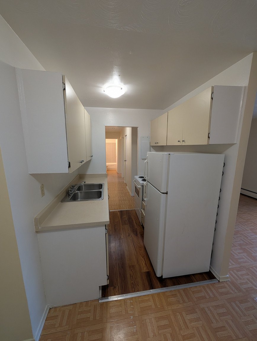 2 Bedroom Apartment for Rent - 10 Veevers Drive, Hamilton, ON 4