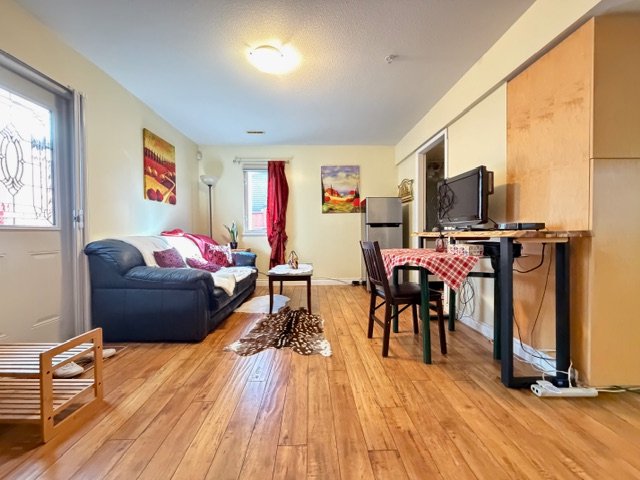 2 Bedroom Garden Suite for Rent - Riverbend Dr, Port Coquitlam, BC 2