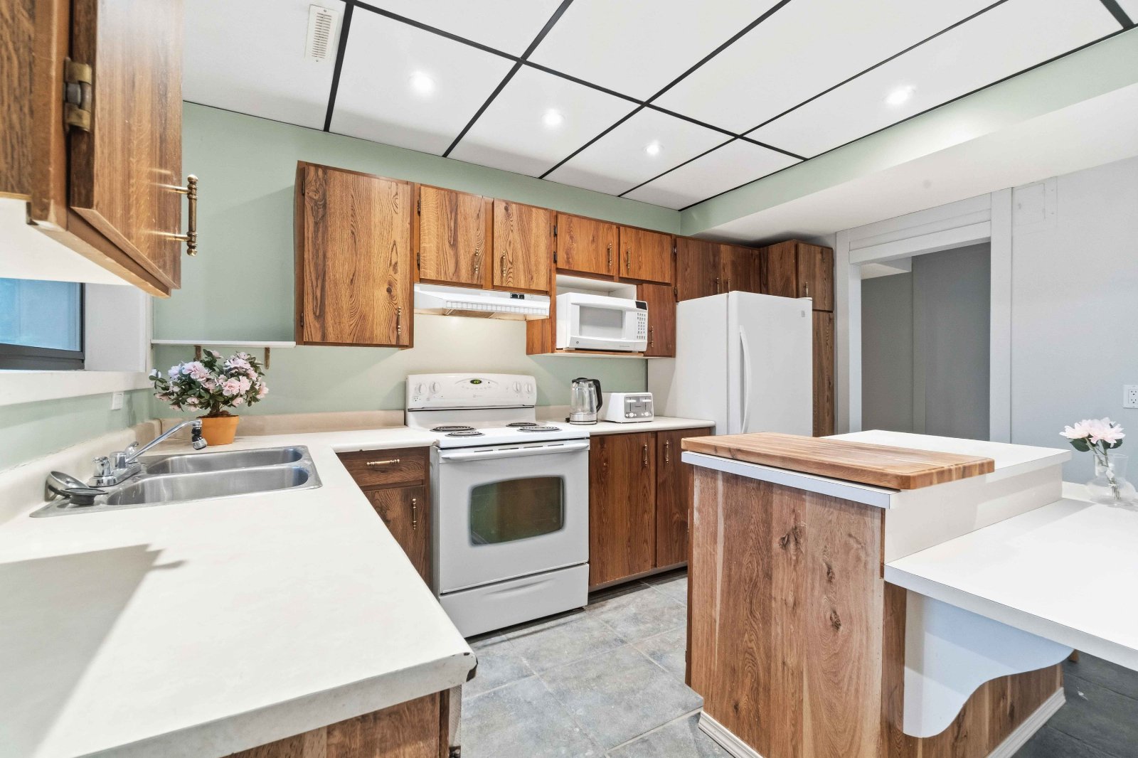 Room in House for Rent - 716 Guiltner St, Coquitlam, BC 5