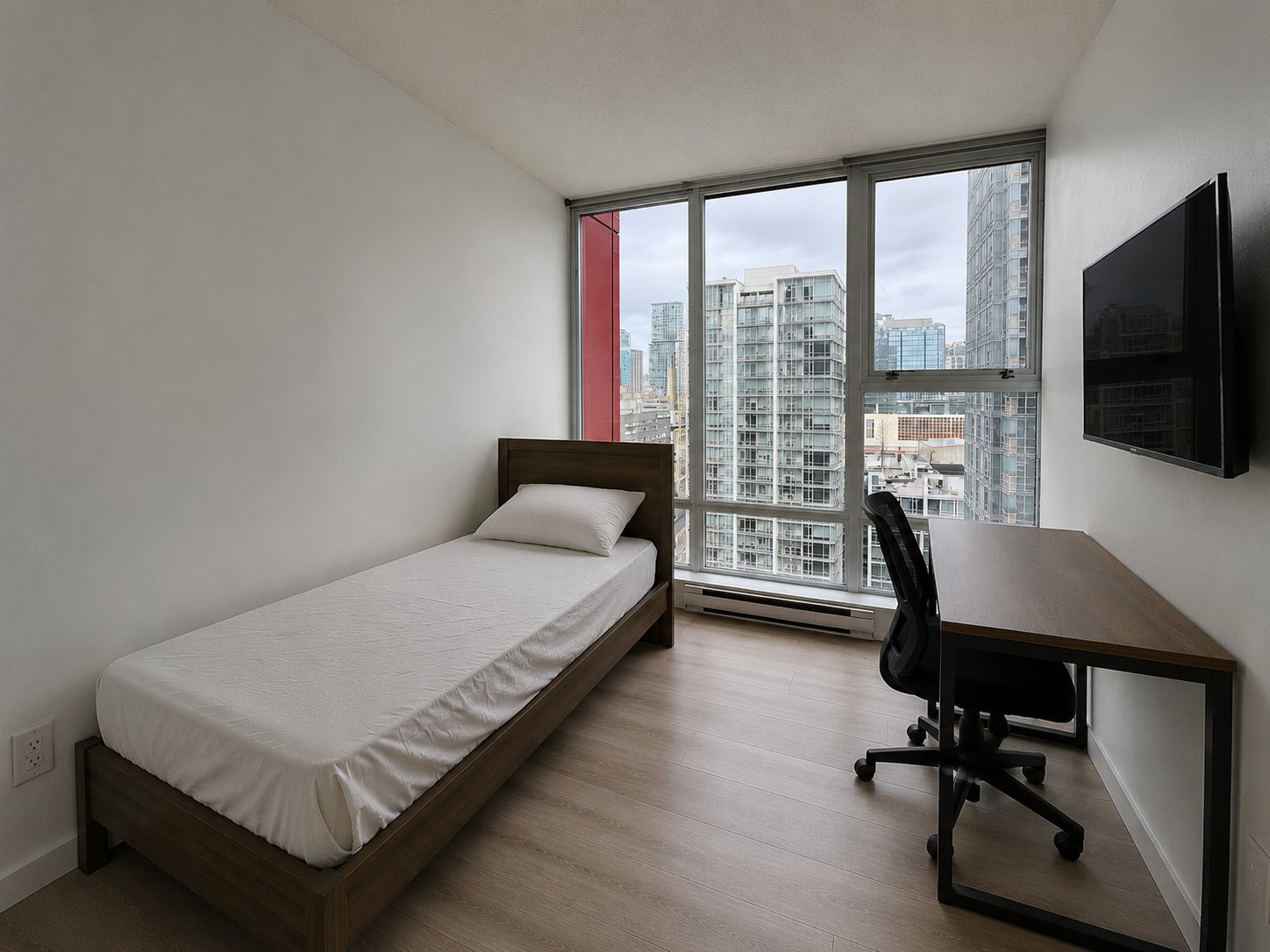 Room in Apartment for Rent - 111 W Georgia St, Vancouver, BC 2