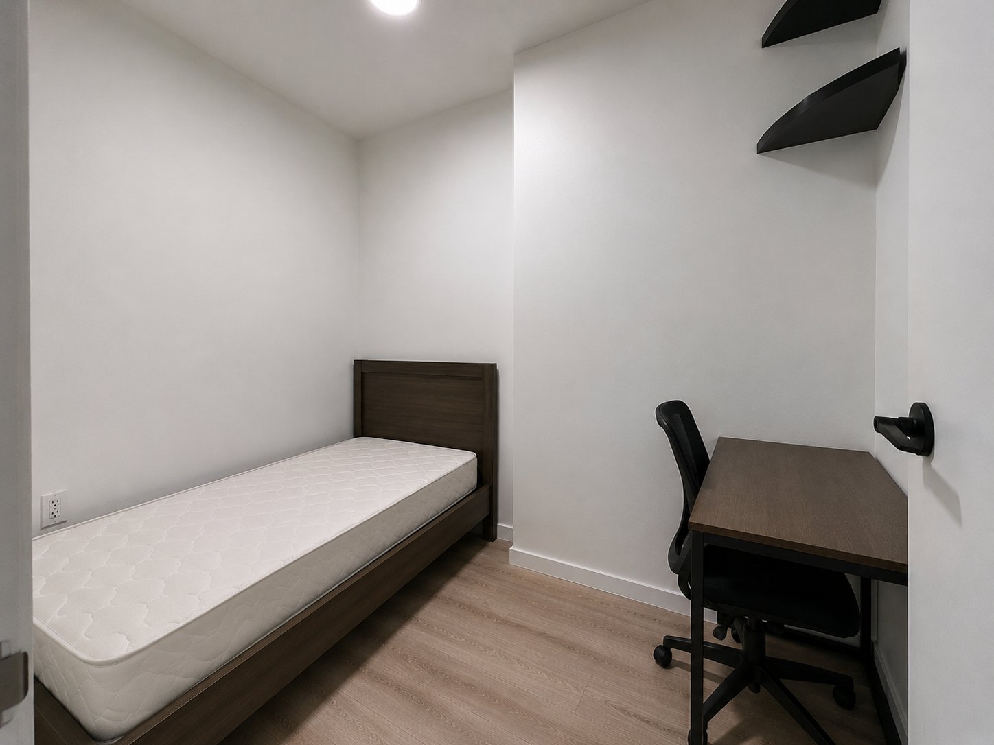 Room in Apartment for Rent - 111 W Georgia St, Vancouver, BC 3