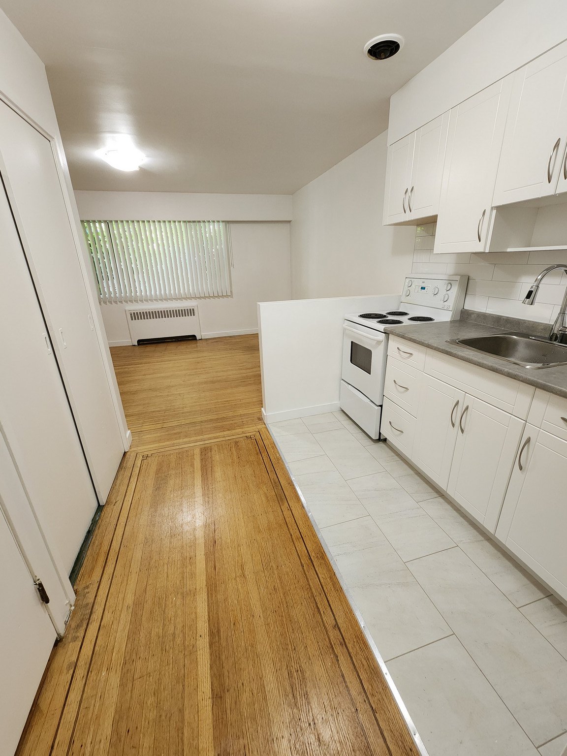 Studio Apartment for Rent - 321 Agnes Street, New Westminster, BC 3