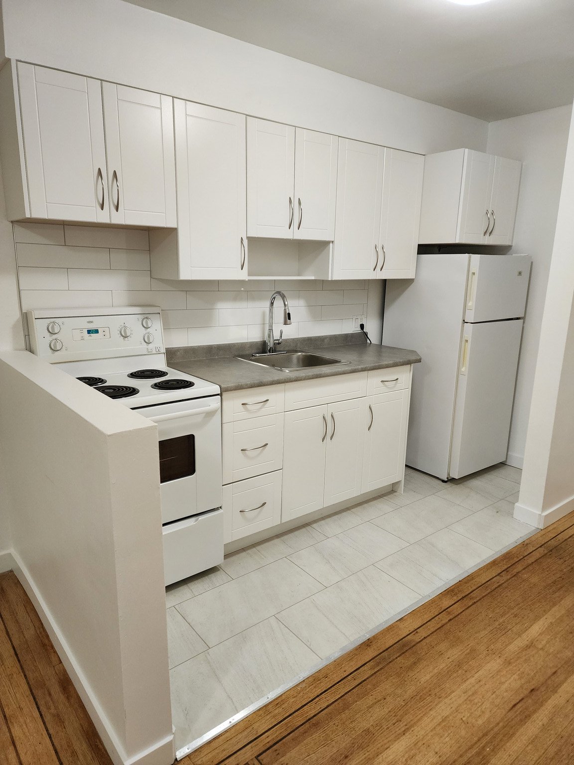 Studio Apartment for Rent - 321 Agnes Street, New Westminster, BC 4