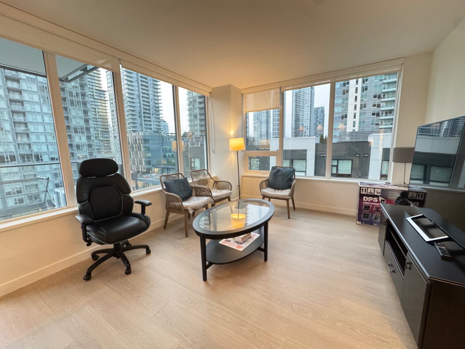 2 Bedroom Apartment for Rent - 6537 Telford Ave, Burnaby, BC 2