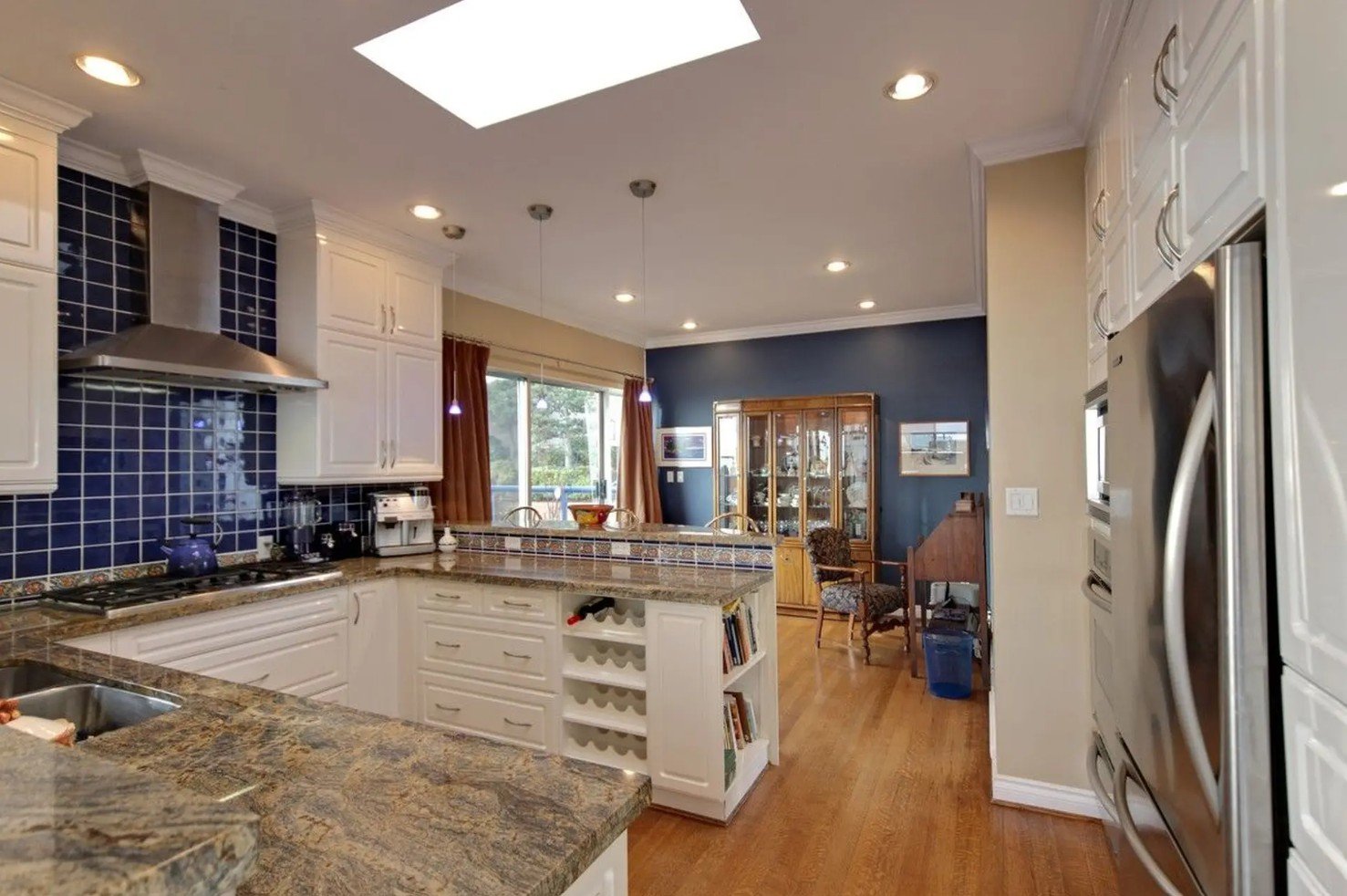 3 Bedroom Townhouse for Rent - 2278 Folkestone Way, West Vancouver, BC 4