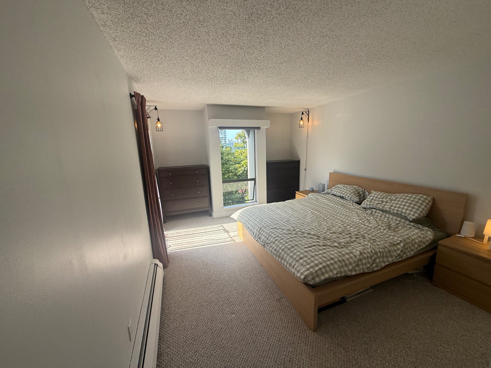 2 Bedroom Apartment for Rent - 1945 Woodway Place, Burnaby, BC 4
