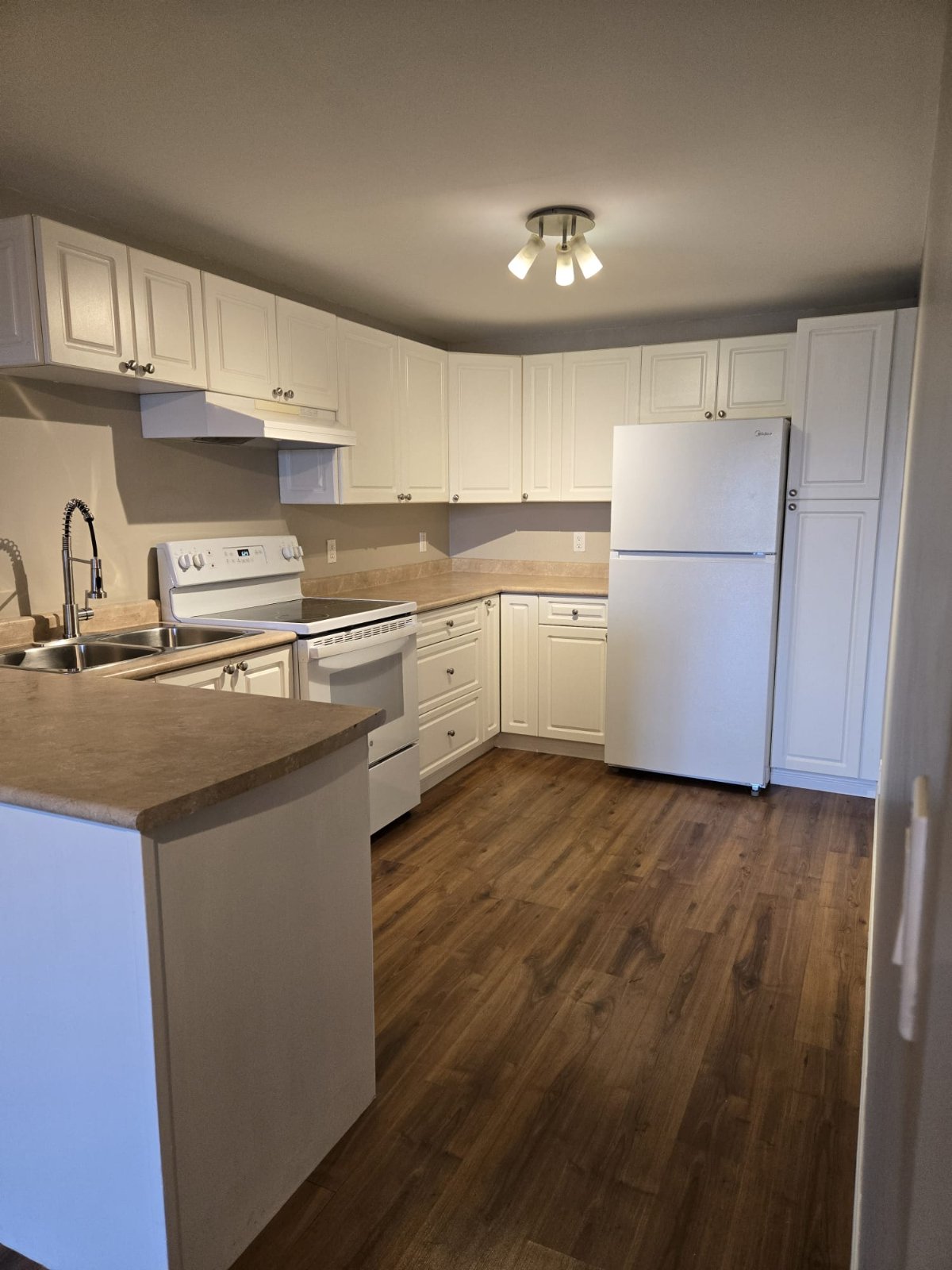 3 Bedroom Private Suite for Rent - Tahoe Ave, Nanaimo, BC 2