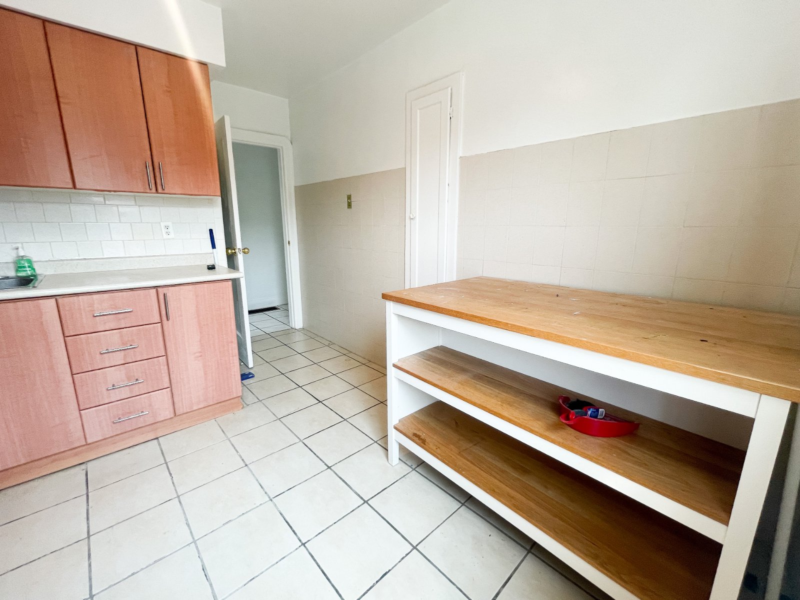 2 Bedroom Apartment for Rent - 54 Markham St, Toronto, ON 4
