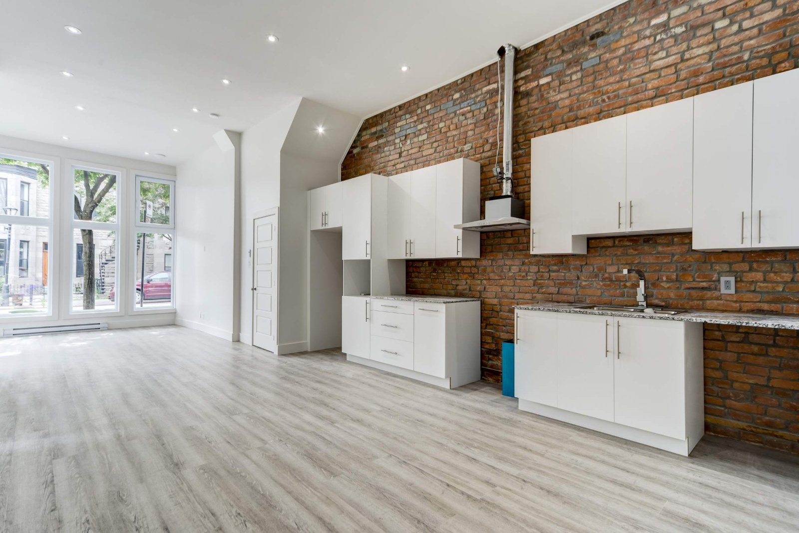 5 Bedroom Apartment for Rent - 3501 Saint Catherine St, Montreal., ON 5