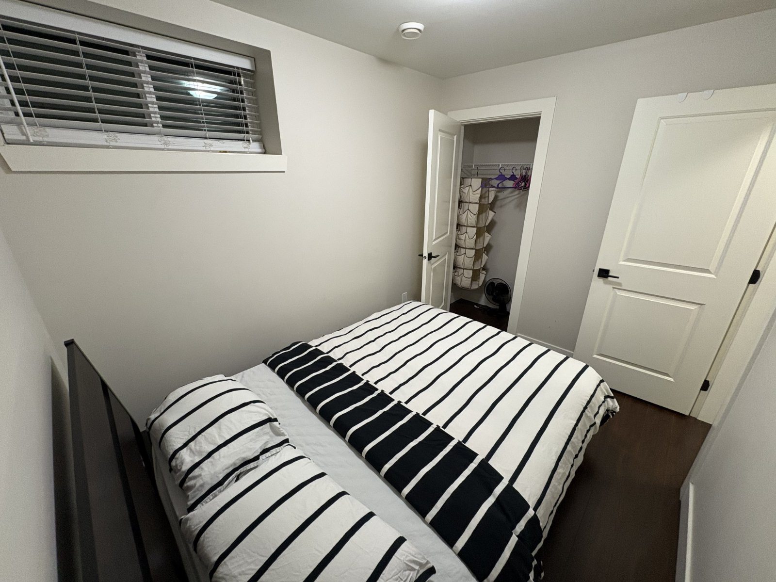 2 Bedroom House for Rent - E Pender St, Vancouver, BC 4