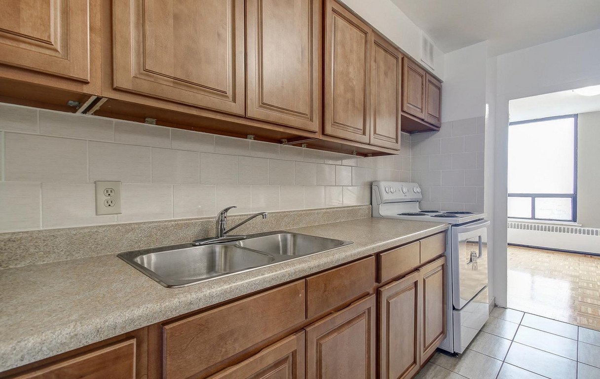 2 Bedroom Apartment for Rent - 10 Kensington Road, Brampton, ON 4