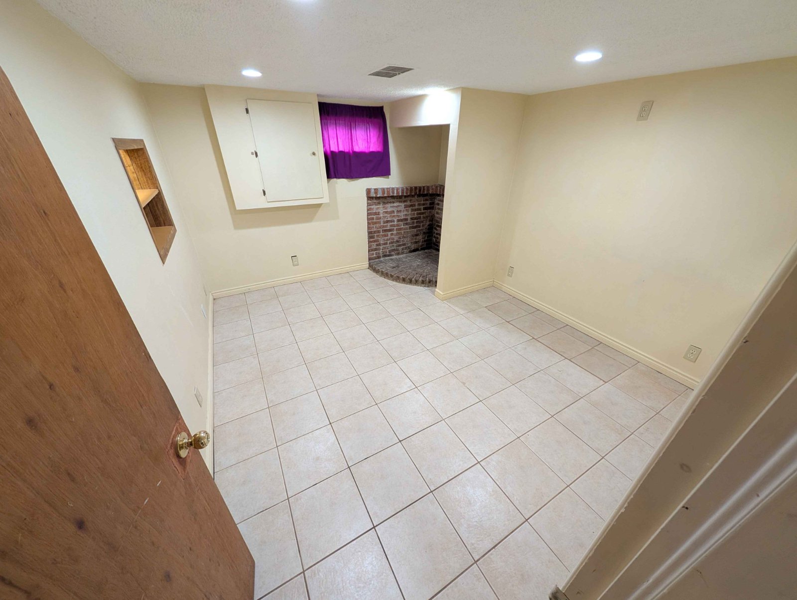 Room in House for Rent - 1089 Kent Ave, Oakville, ON 2