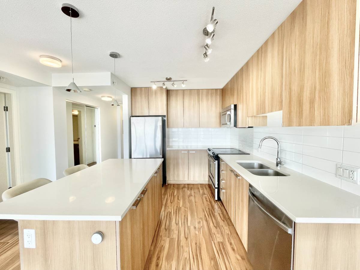 2 Bedroom Apartment for Rent - 13325 102A Ave, Surrey, BC 2