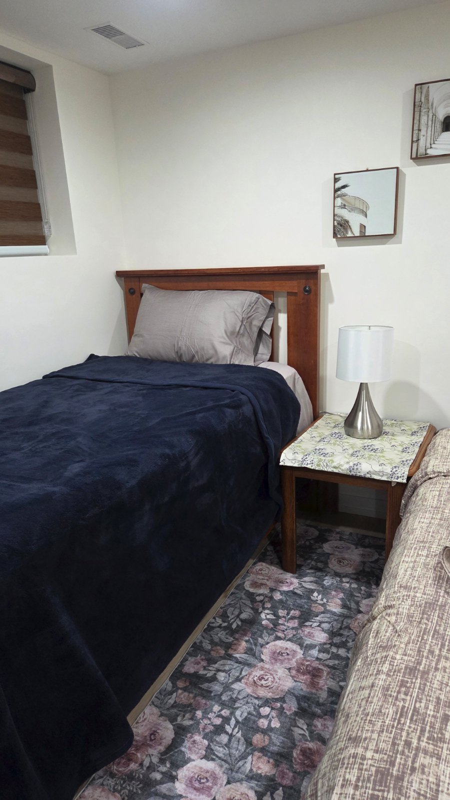 Room in Apartment for Rent - 502 E 27th St, Hamilton, ON 2