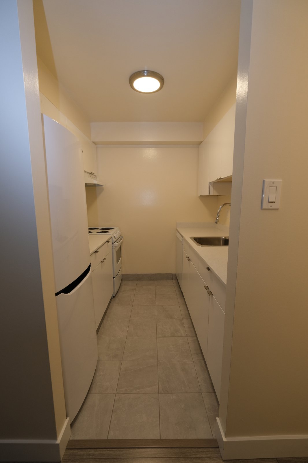 2 Bedroom Apartment for Rent - 651 Moberly Rd, Vancouver, BC 4