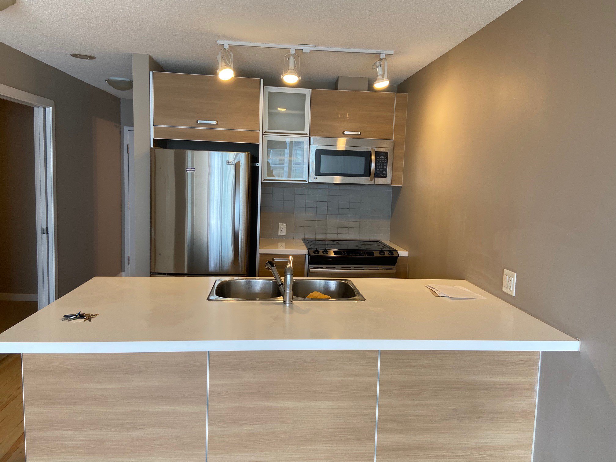 2 Bedroom Apartment for Rent - 9981 Whalley Blvd, Surrey, BC 3