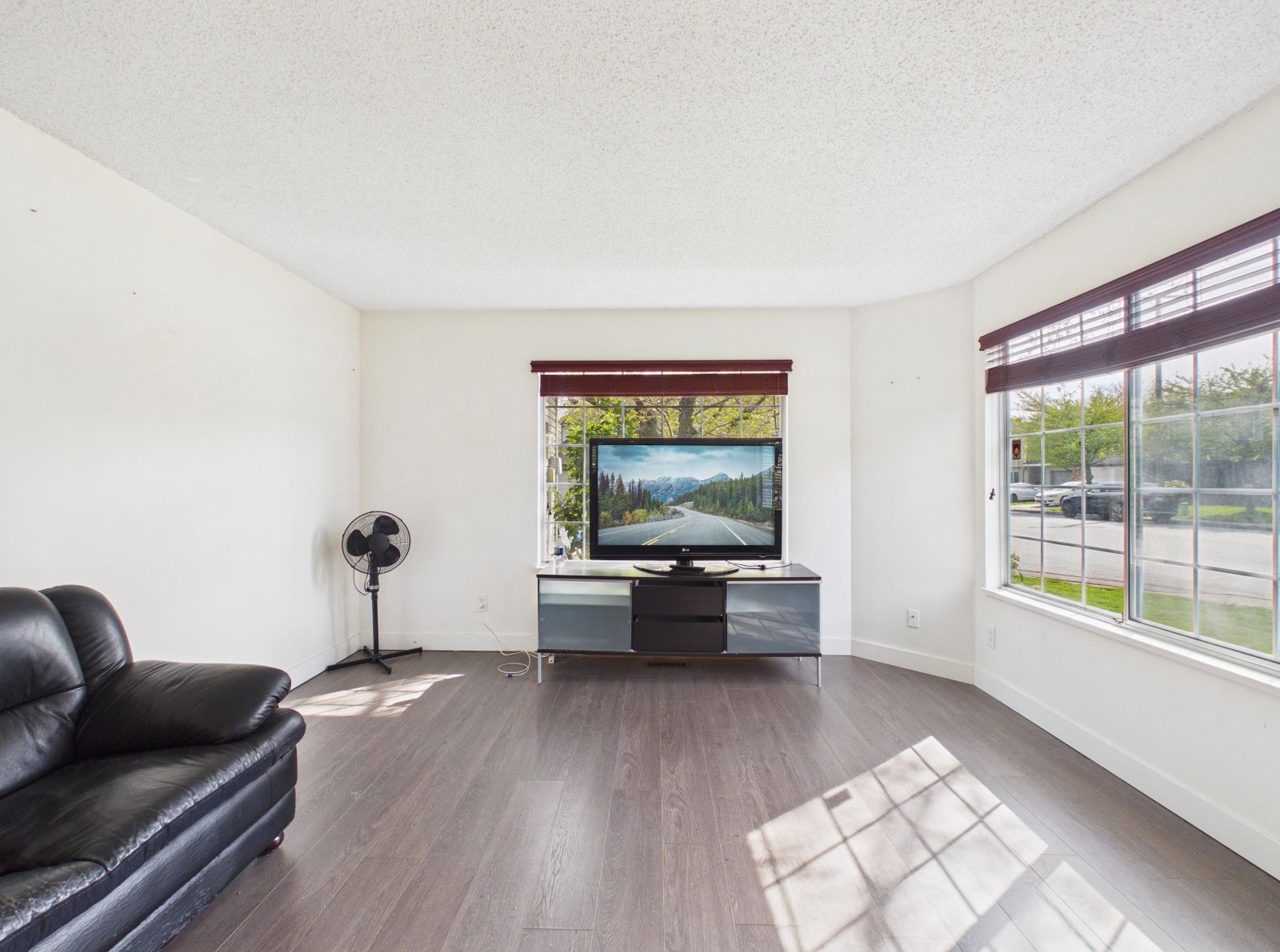 Room in House for Rent - 6220 Lynas Ln, Richmond, BC 4