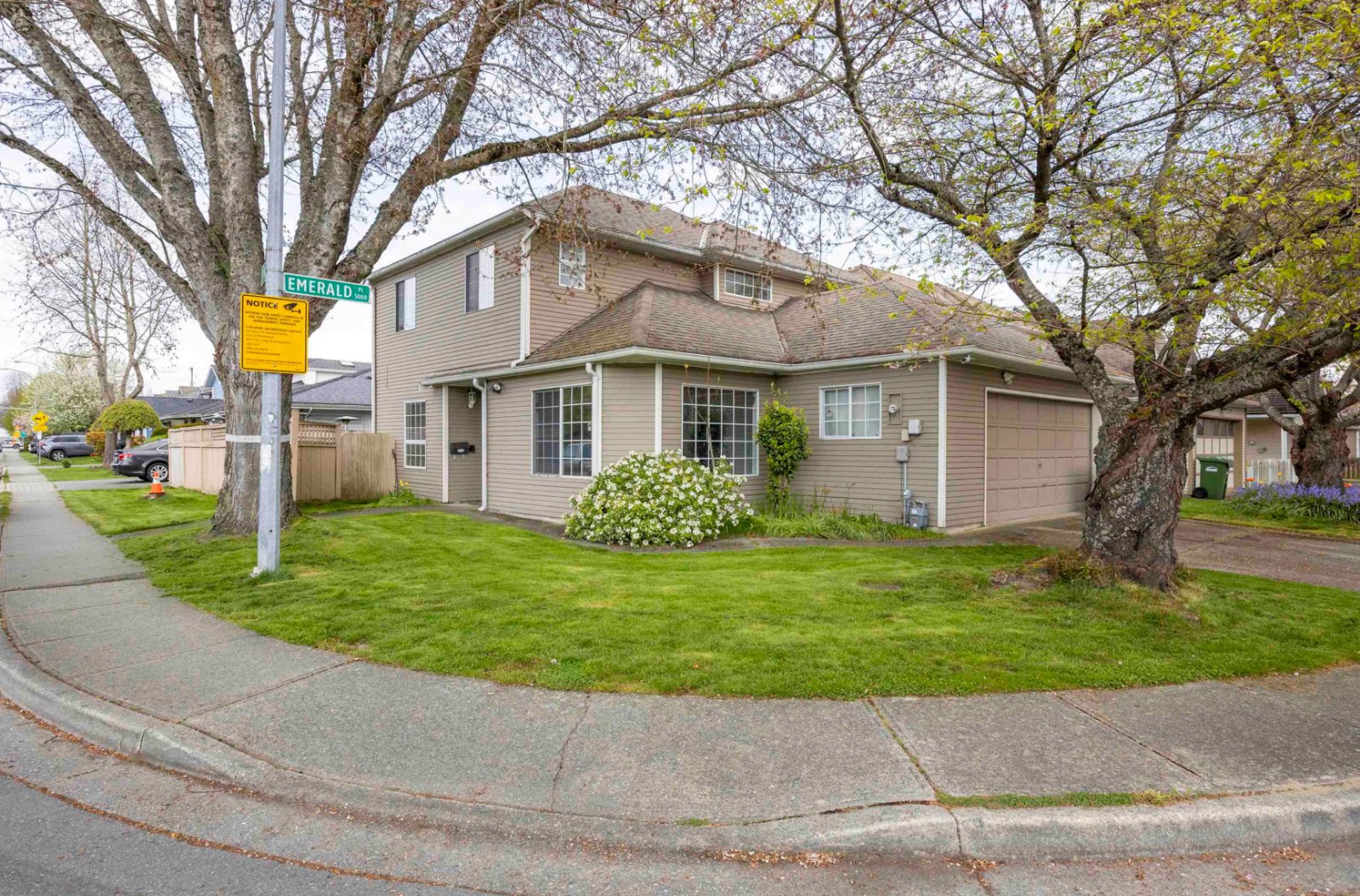Room in House for Rent - 6220 Lynas Ln, Richmond, BC 2