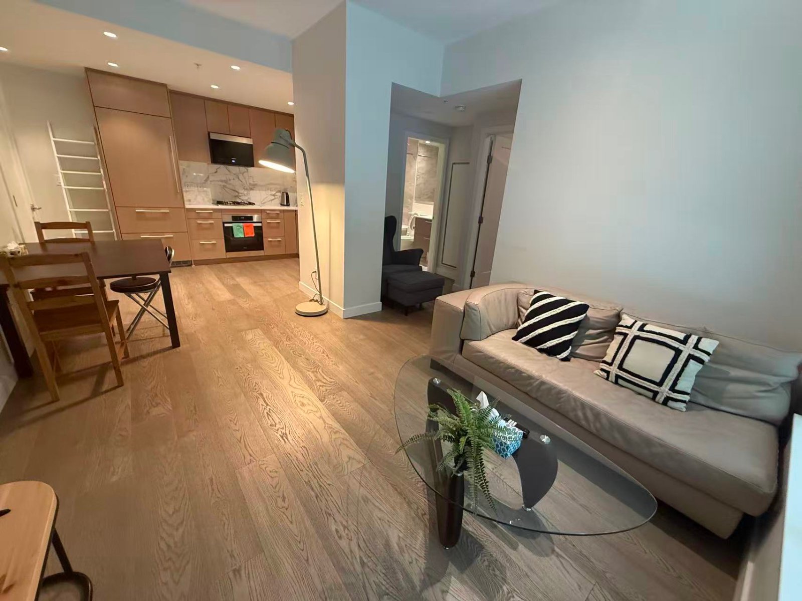 2 Bedroom Apartment for Rent - 5608 Berton Ave, Vancouver, BC 4