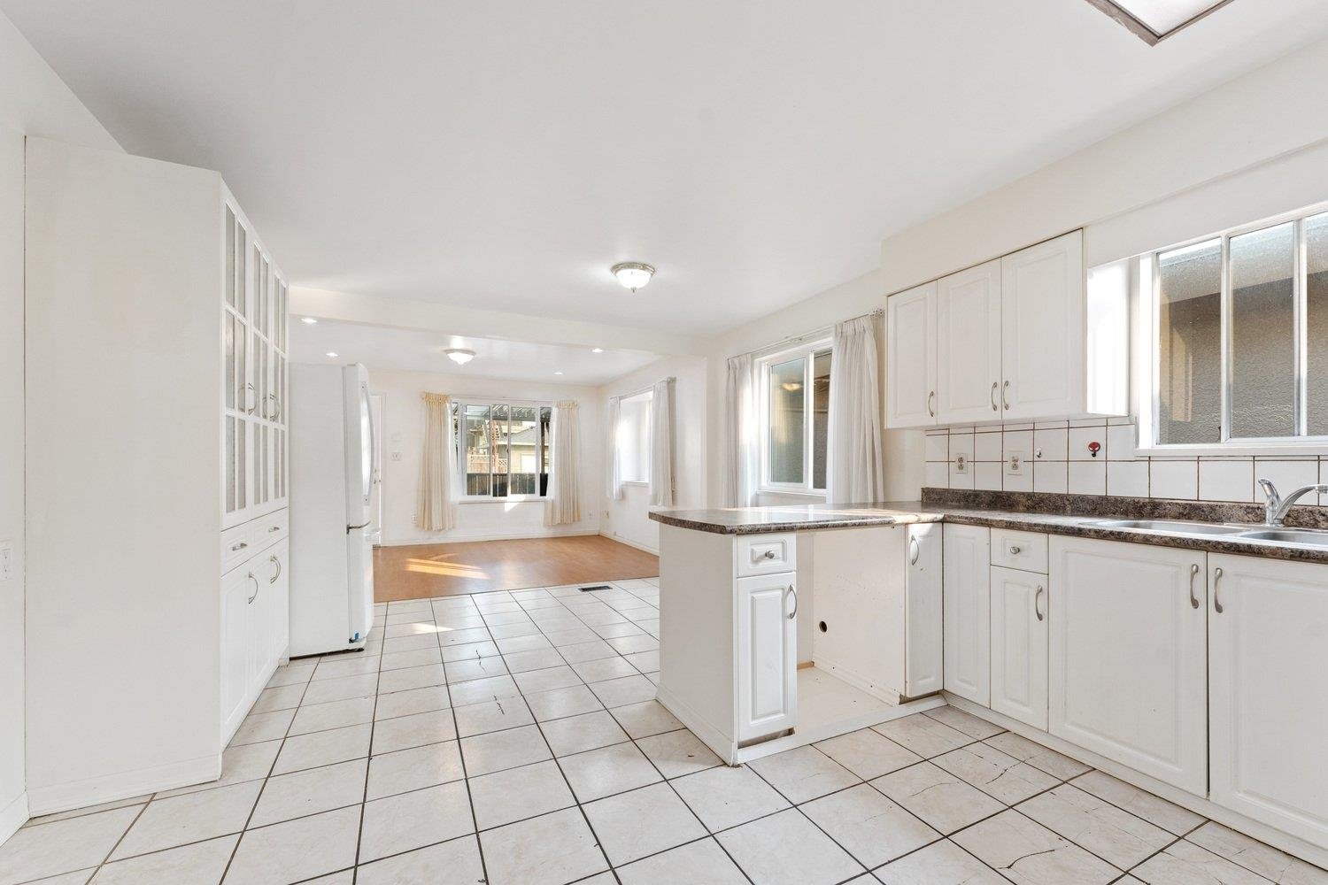 4 Bedroom Private Suite for Rent - 1045 E 63rd Ave, Vancouver, BC 3