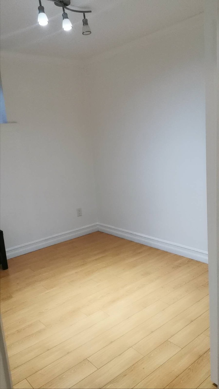 2 Bedroom House for Rent - 5389 Keith St, Burnaby, BC 5