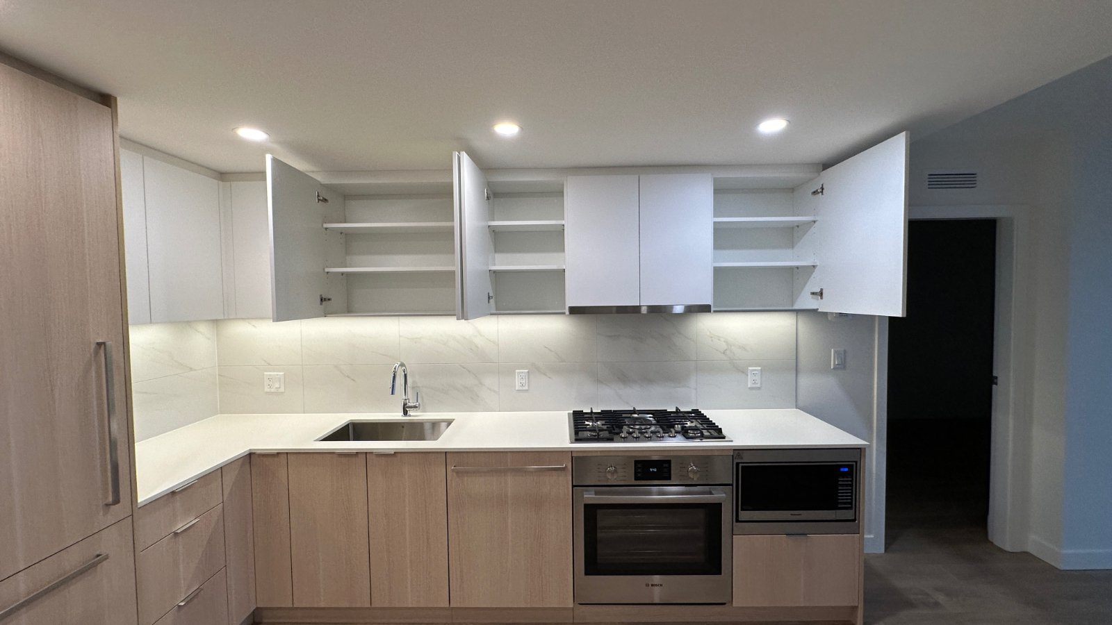 2 Bedroom Apartment for Rent - 318 Alderson Avenue, Coquitlam, BC 2