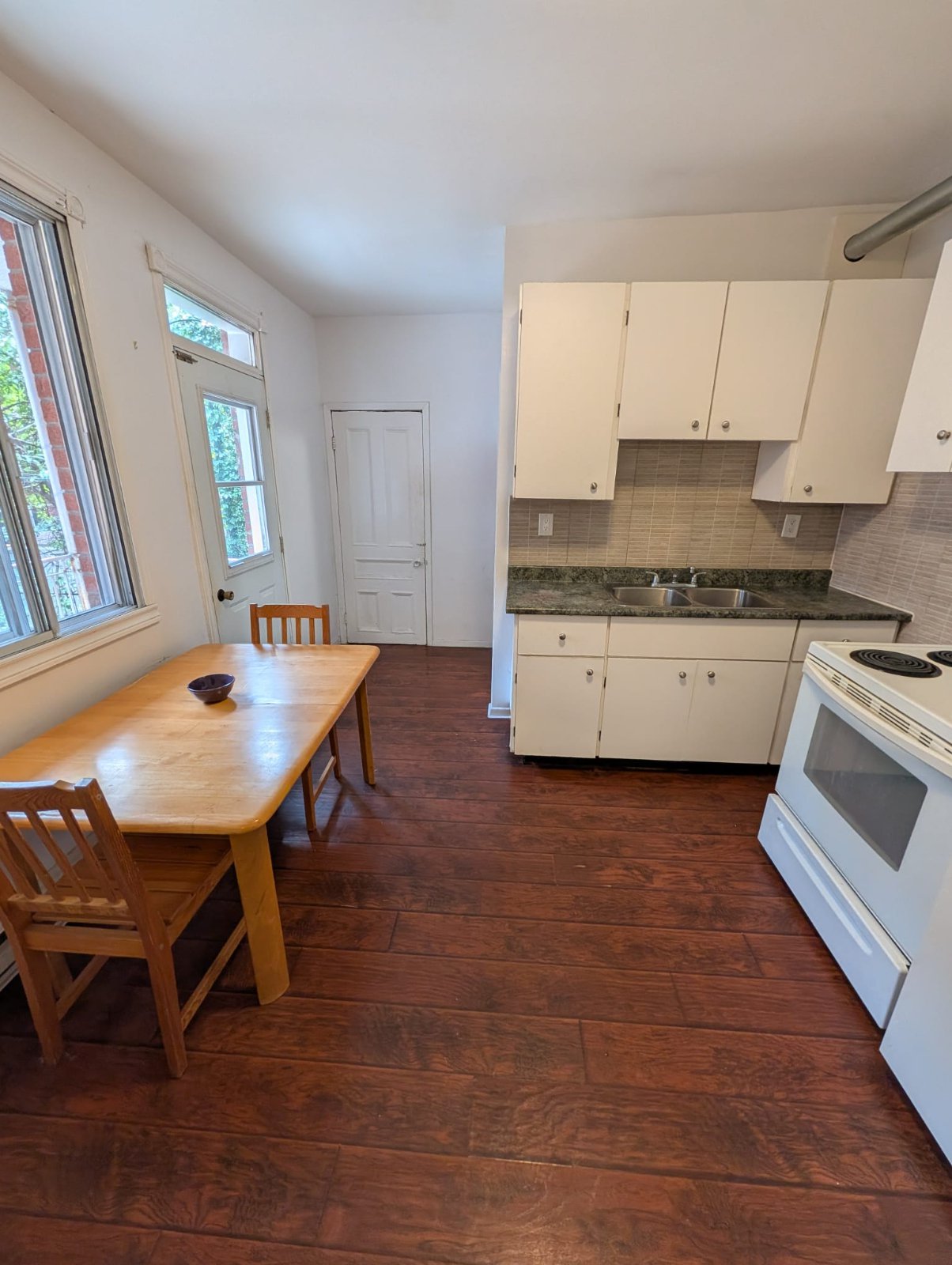 3 Bedroom Apartment for Rent - 4124 Rue St-Urbain, Montréal, QC 4