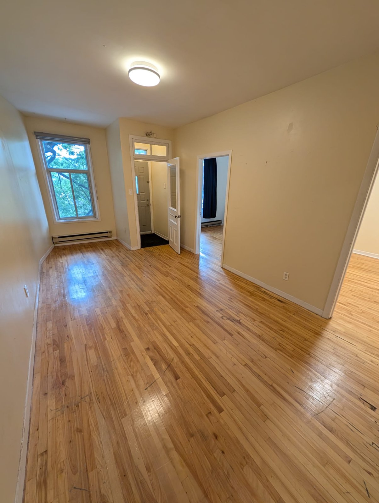 3 Bedroom Apartment for Rent - 4124 Rue St-Urbain, Montréal, QC 5