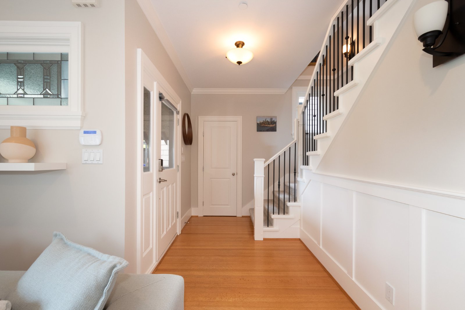 2 Bedroom House for Rent - 2556 W 5th Ave, Vancouver, BC 5