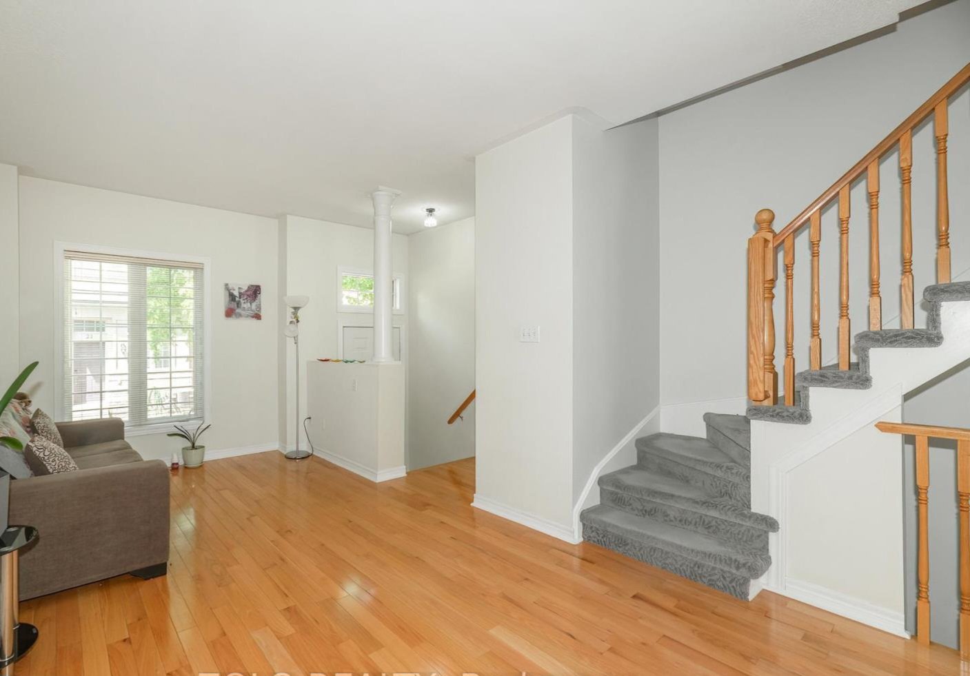 3 Bedroom Townhouse for Rent - 23 Observatory Ln, Richmond Hill, ON 2