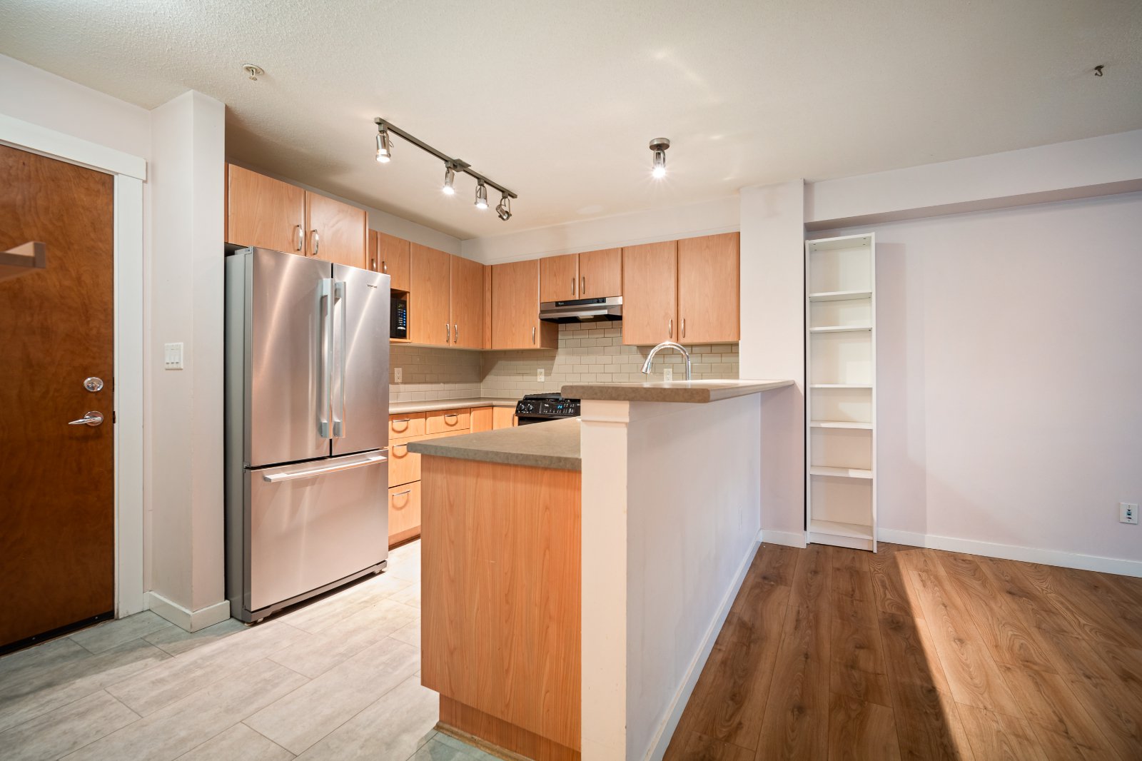 2 Bedroom Apartment for Rent - 4783 Dawson Street, Burnaby, BC 3