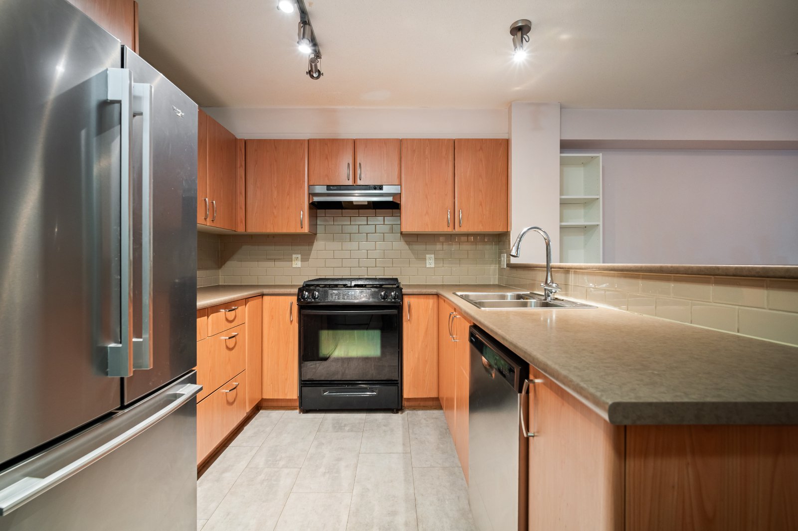 2 Bedroom Apartment for Rent - 4783 Dawson Street, Burnaby, BC 2