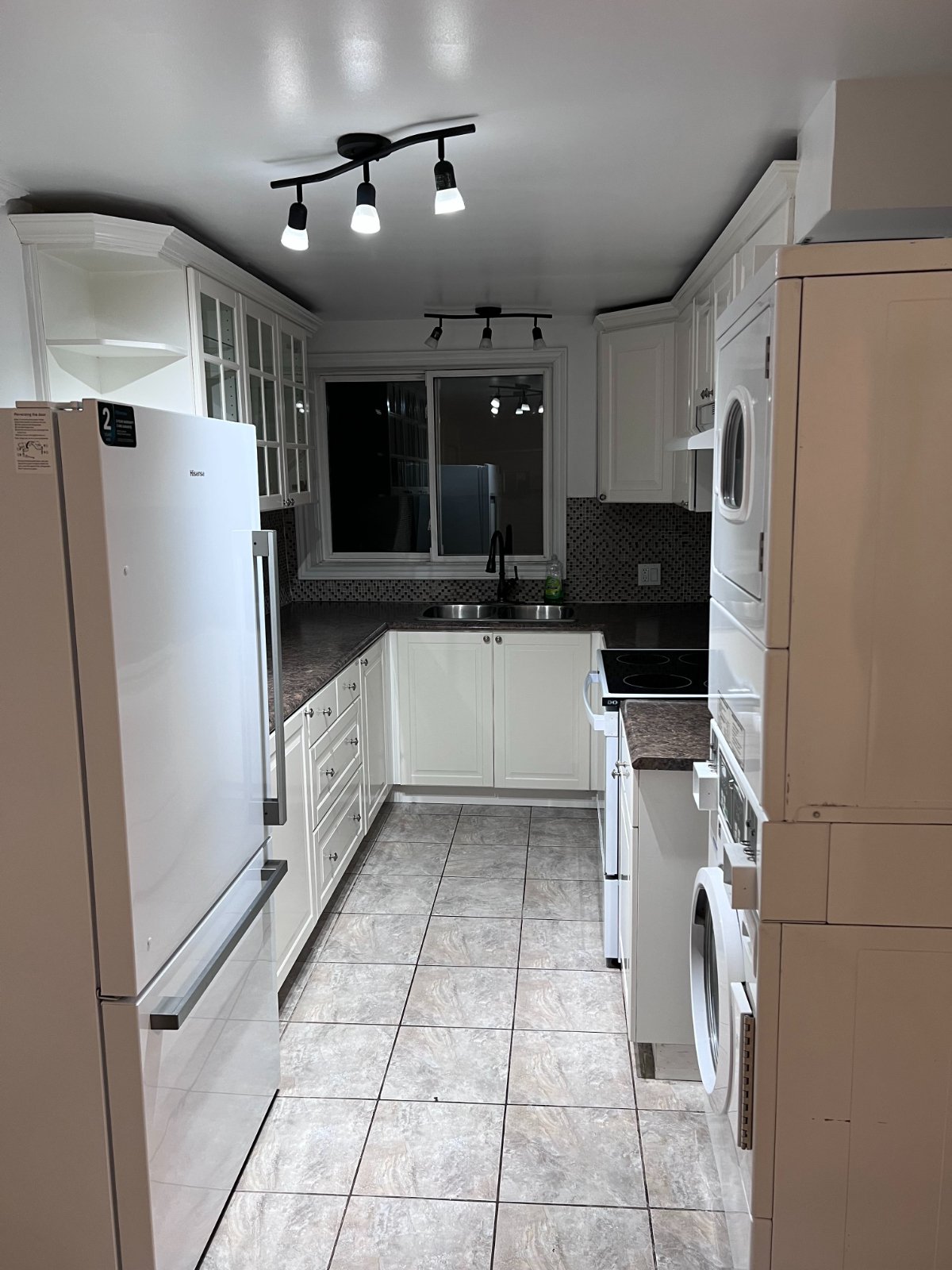3 Bedroom Apartment for Rent - Brock Ave, Toronto, ON 2