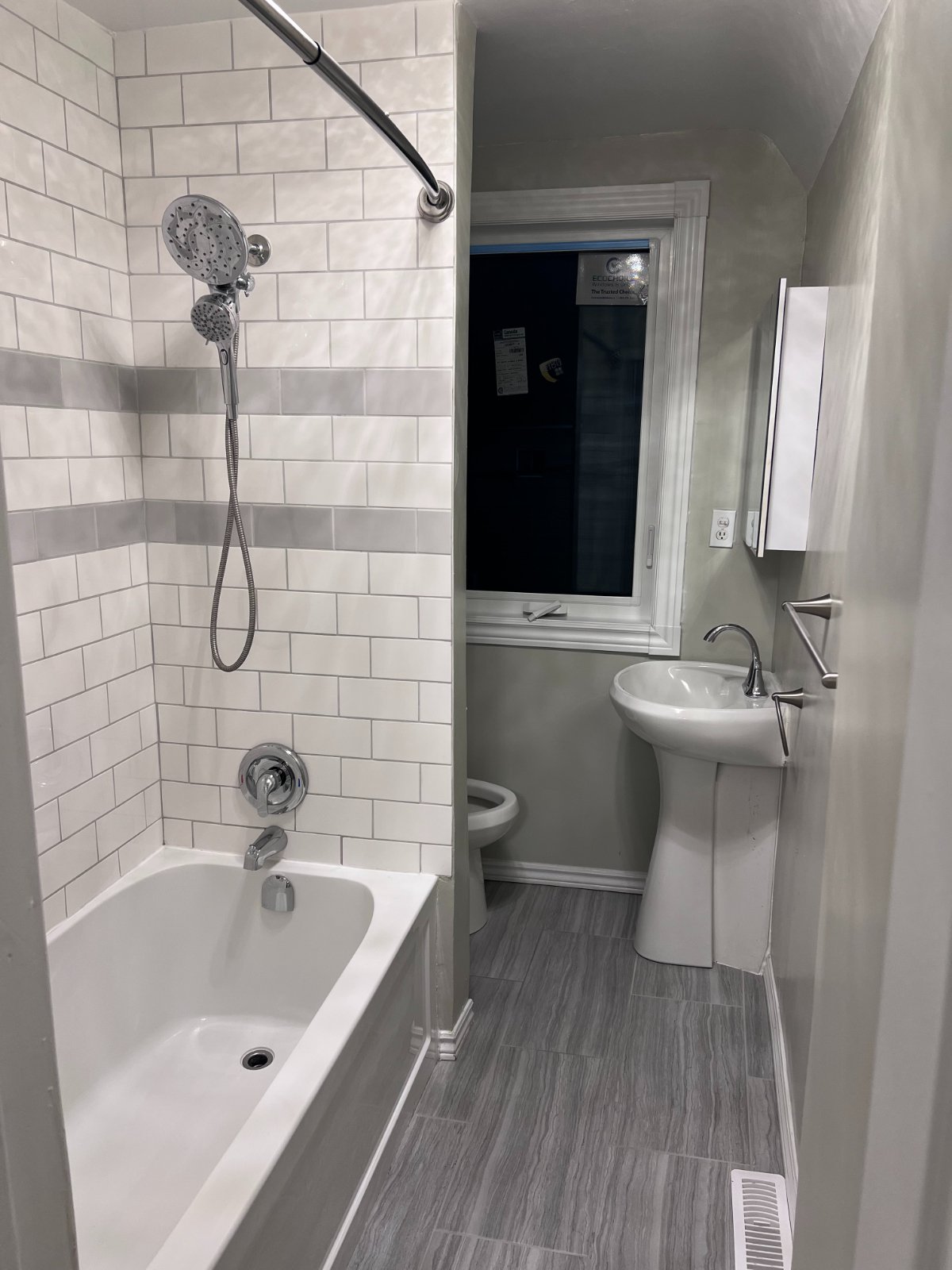 3 Bedroom Apartment for Rent - Brock Ave, Toronto, ON 3