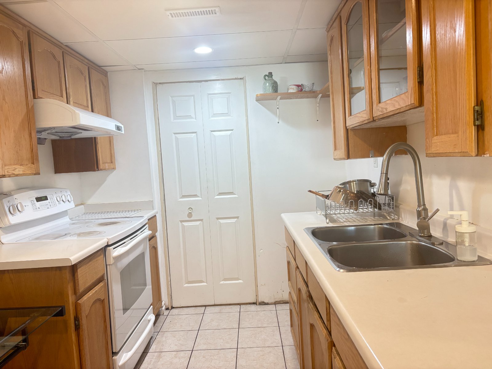2 Bedroom Basement Suite for Rent - Pasture Cir, Coquitlam, BC 4