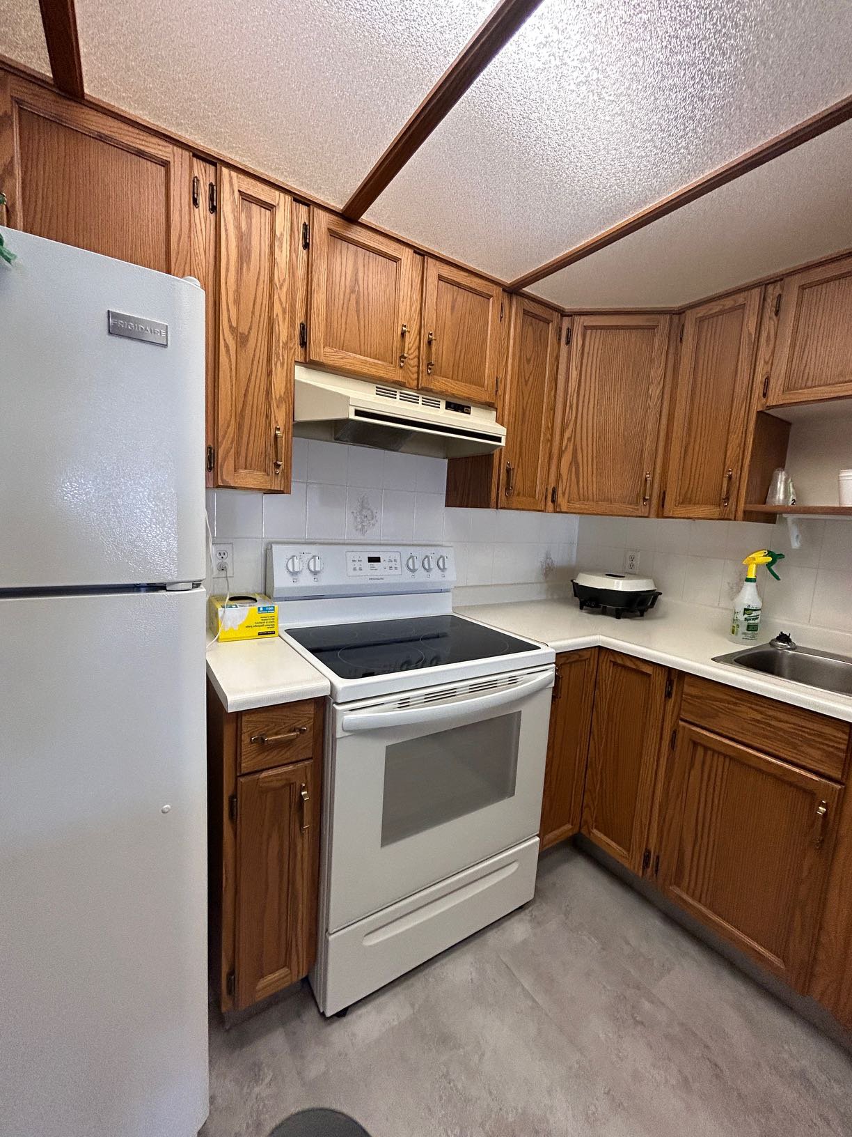 2 Bedroom Apartment for Rent - 4409 52 Street, Ponoka, AB 4