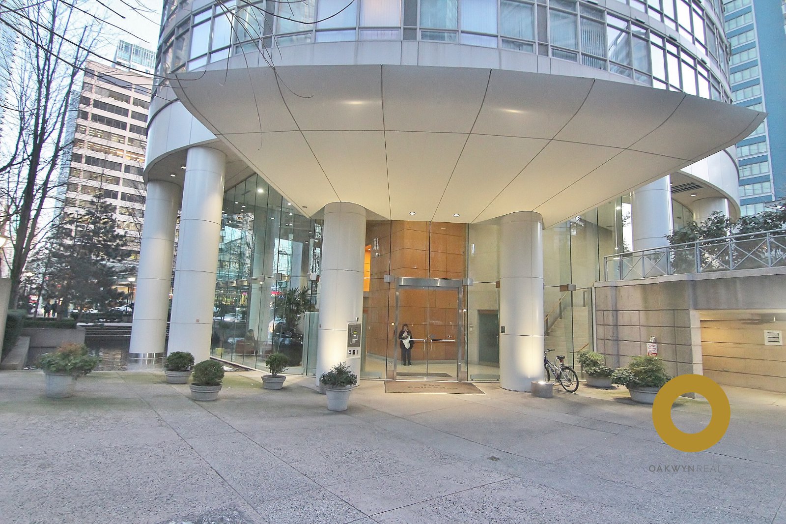 2 Bedroom Apartment for Rent - 1200 Alberni St, Vancouver, BC 2