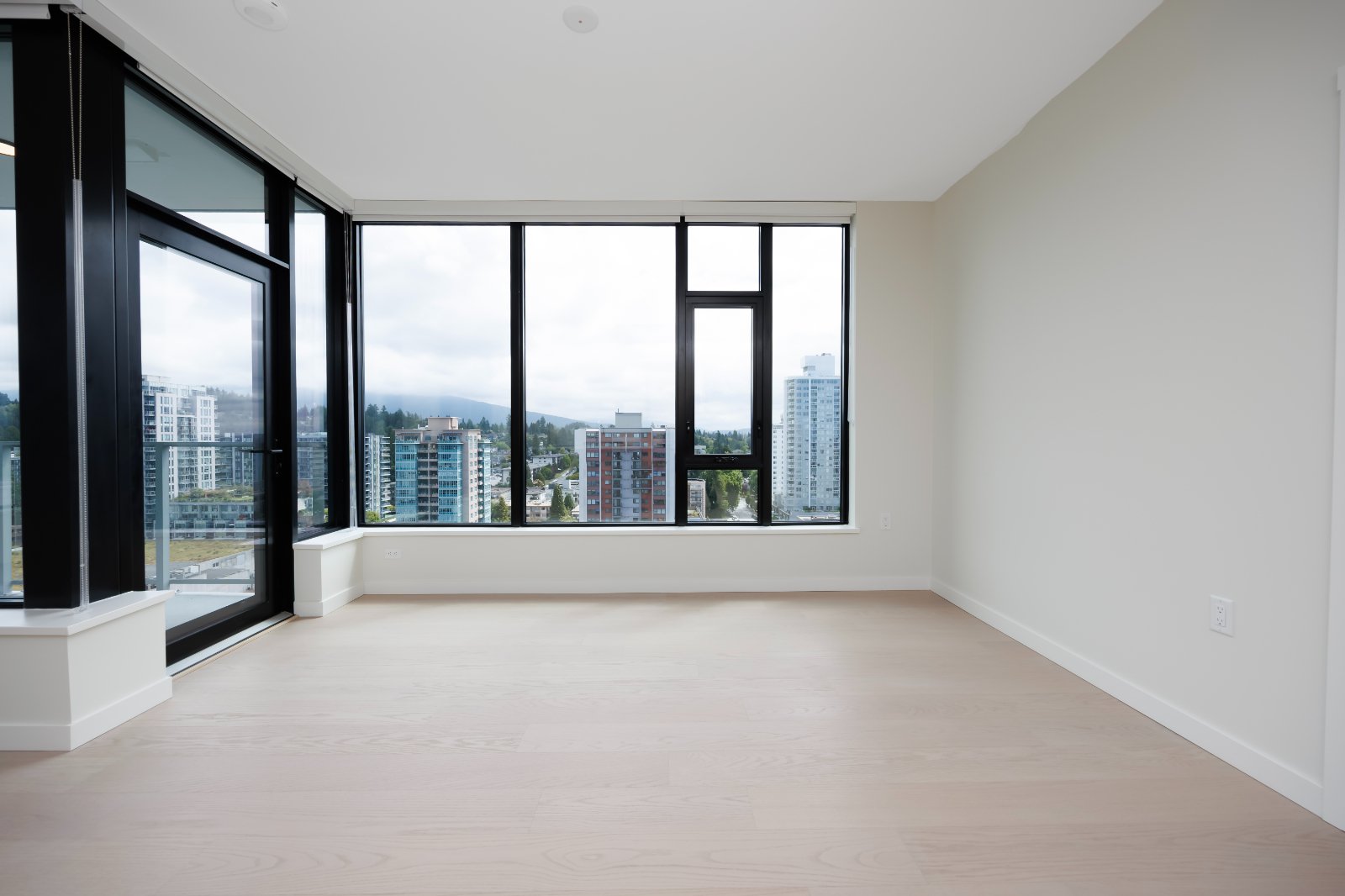 2 Bedroom House for Rent - 128 15th St W, North Vancouver, BC 3