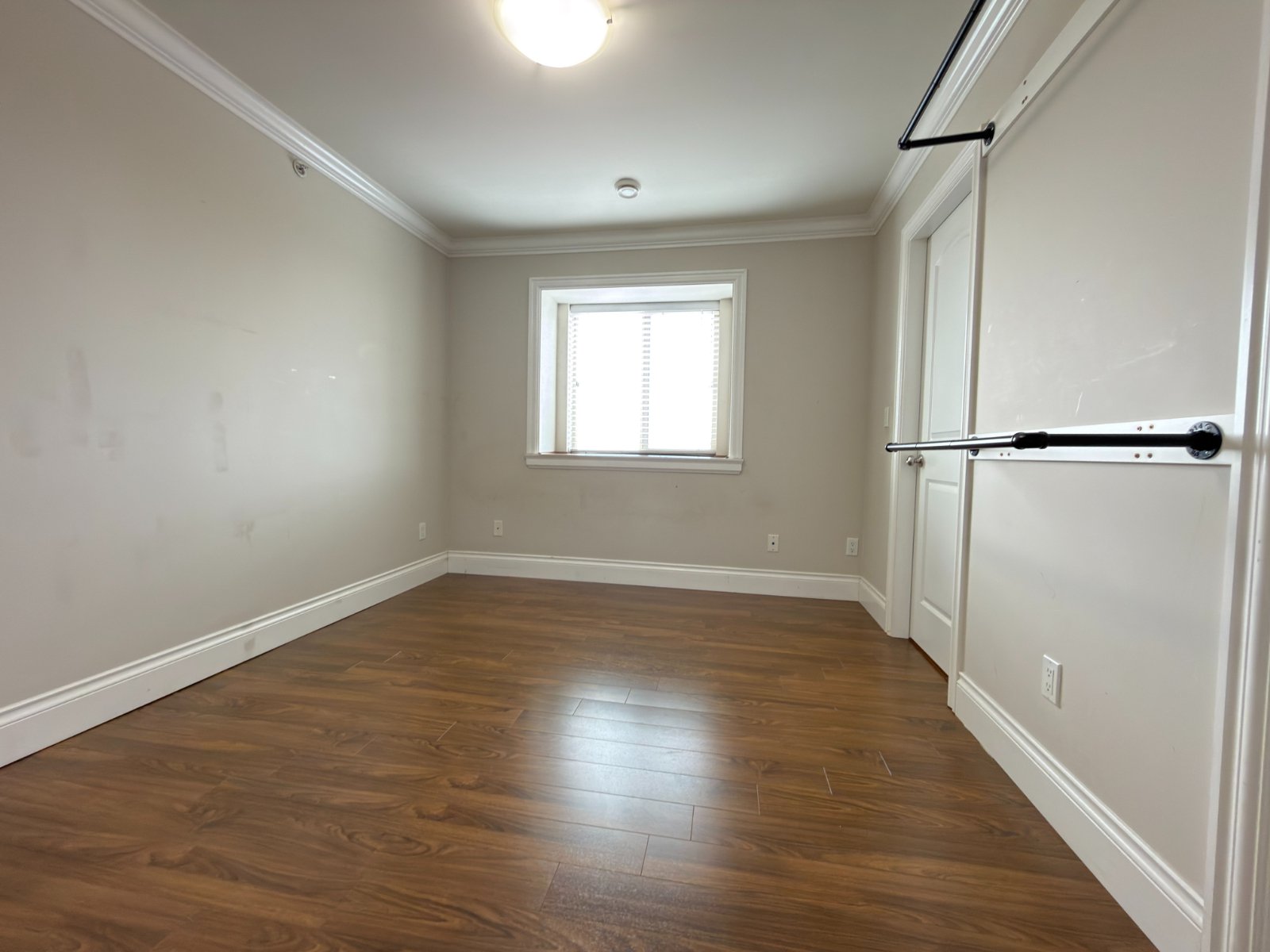 5 Bedroom House for Rent - 1736 Nassau Dr, Vancouver, BC 3