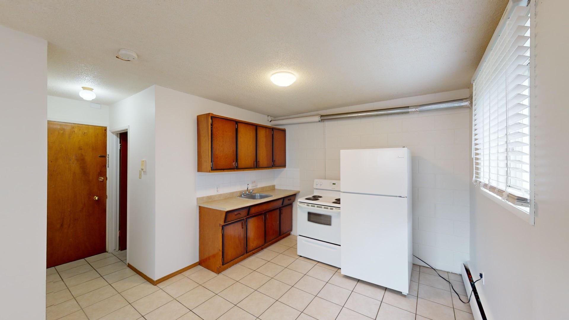 Studio Apartment for Rent - 128 26 Ave NW, Calgary, AB 4