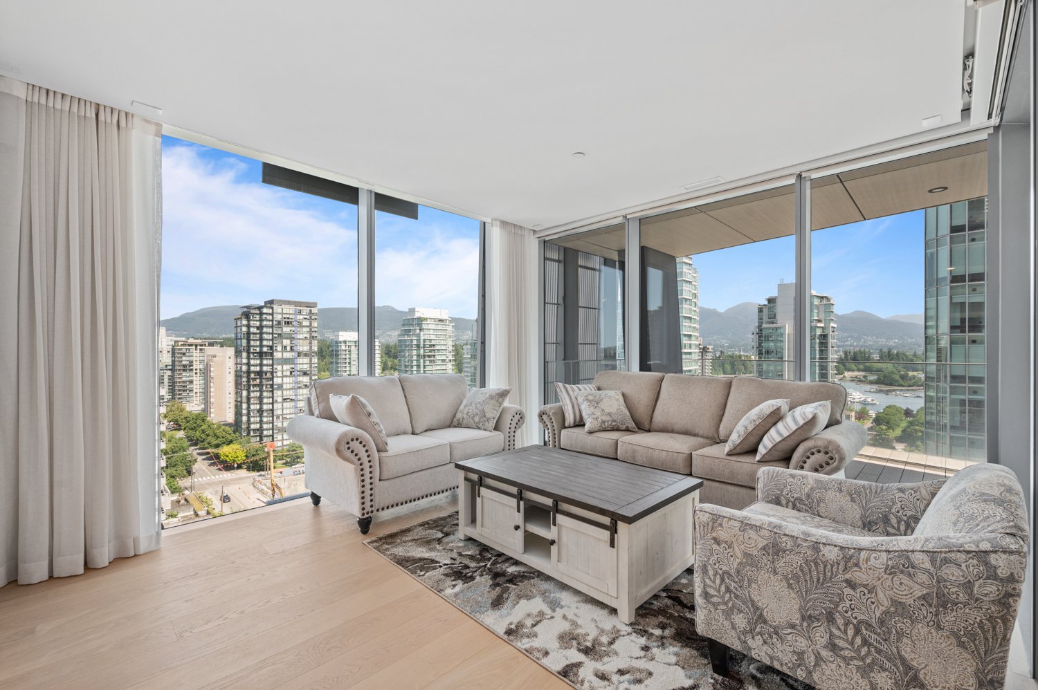 2 Bedroom Apartment for Rent - 1568 Alberni St, Vancouver, BC 2