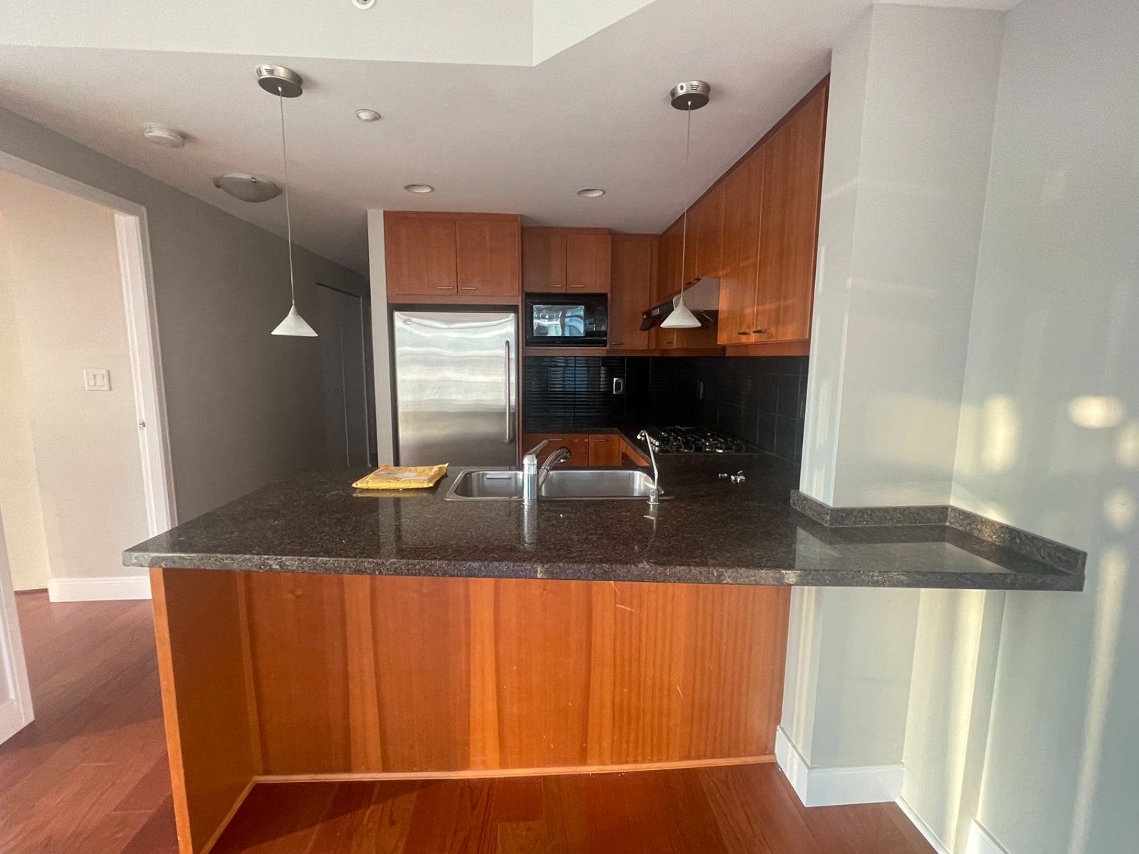 2 Bedroom Apartment for Rent - 1680 Bayshore Drive, Vancouver, BC 2