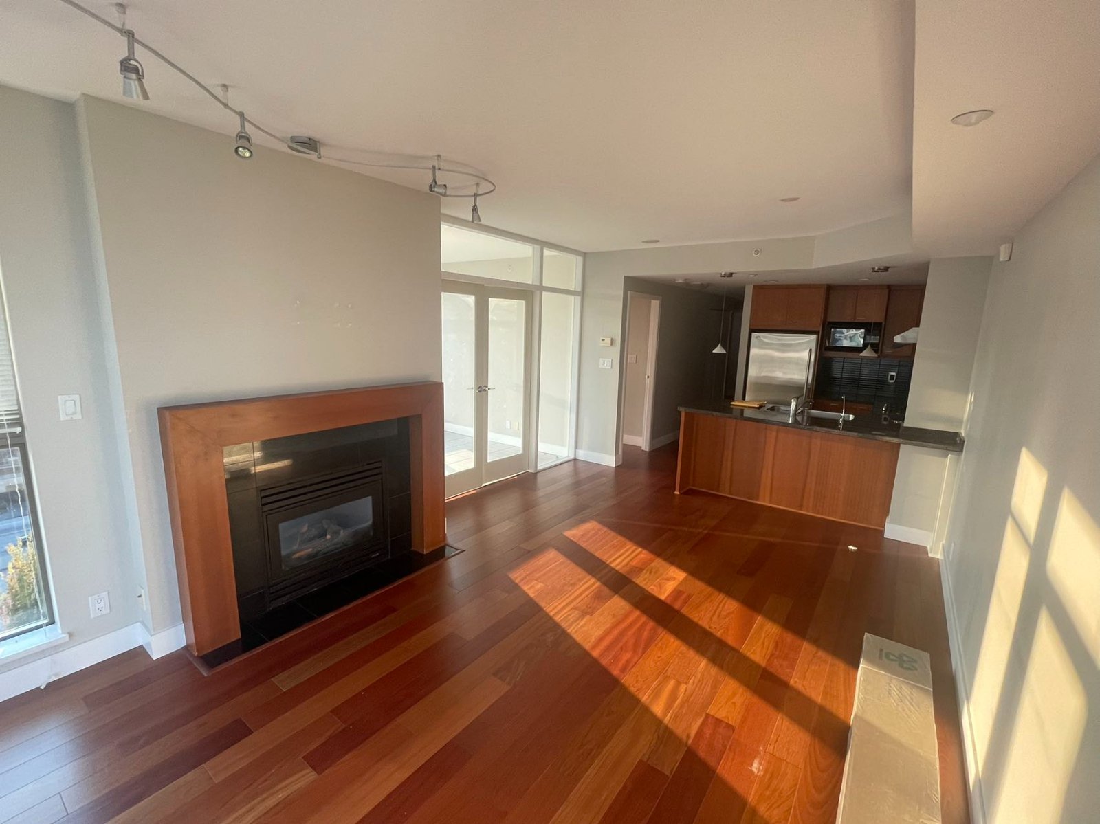2 Bedroom Apartment for Rent - 1680 Bayshore Drive, Vancouver, BC 3