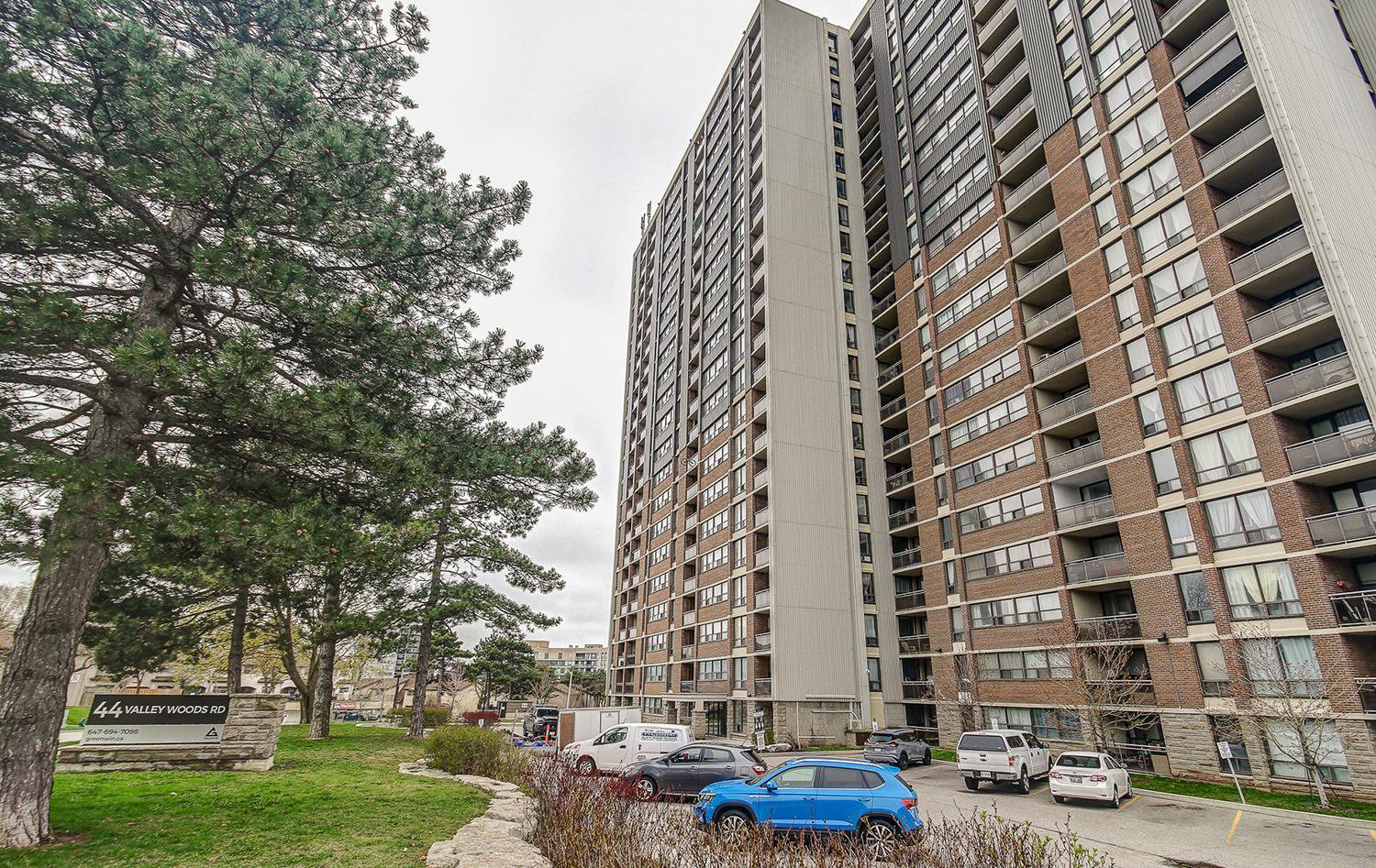 2 Bedroom Apartment for Rent - 44 Valley Woods Road, Toronto, ON 3