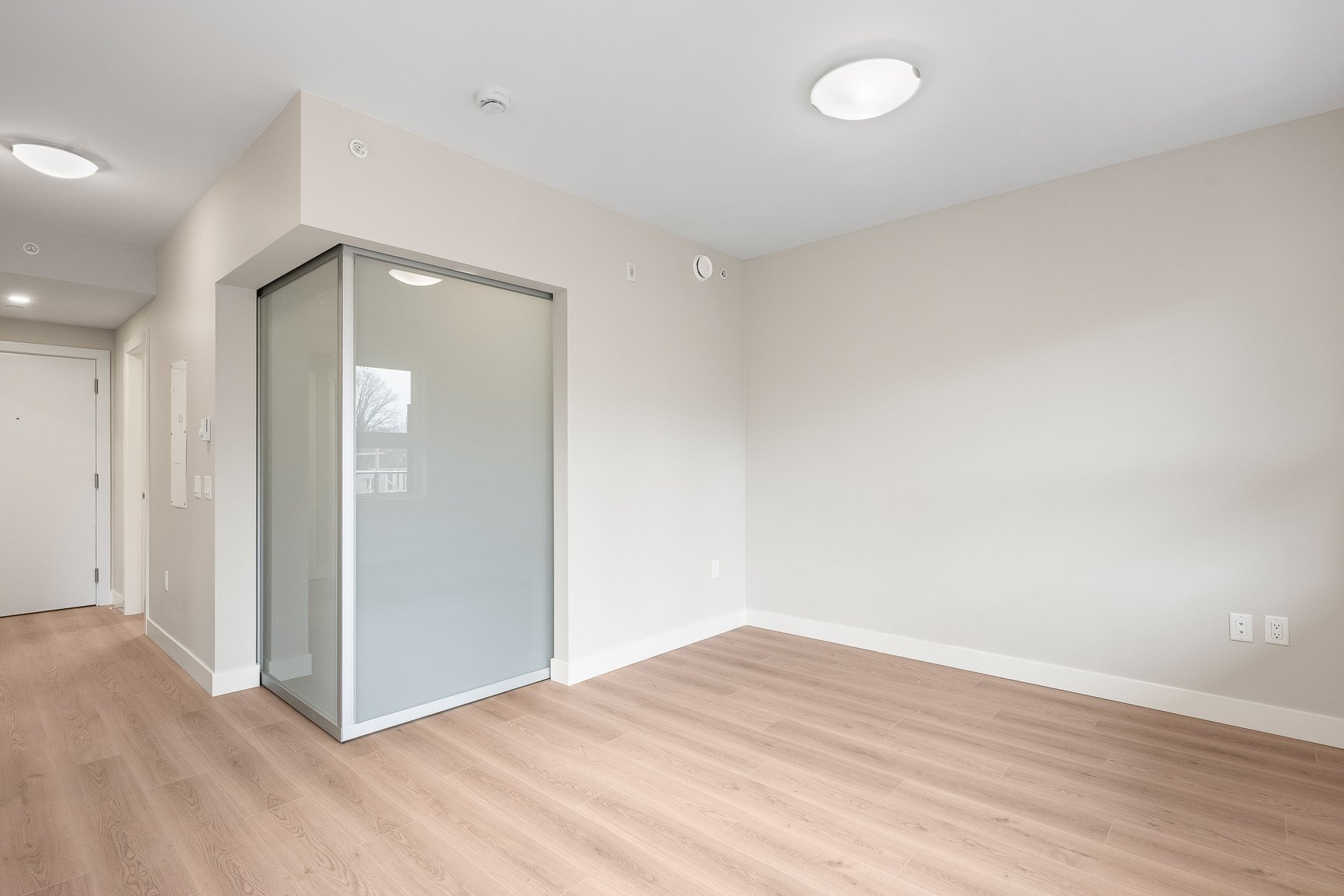 Studio Apartment for Rent - 641 Claremont Street, Coquitlam, BC 4
