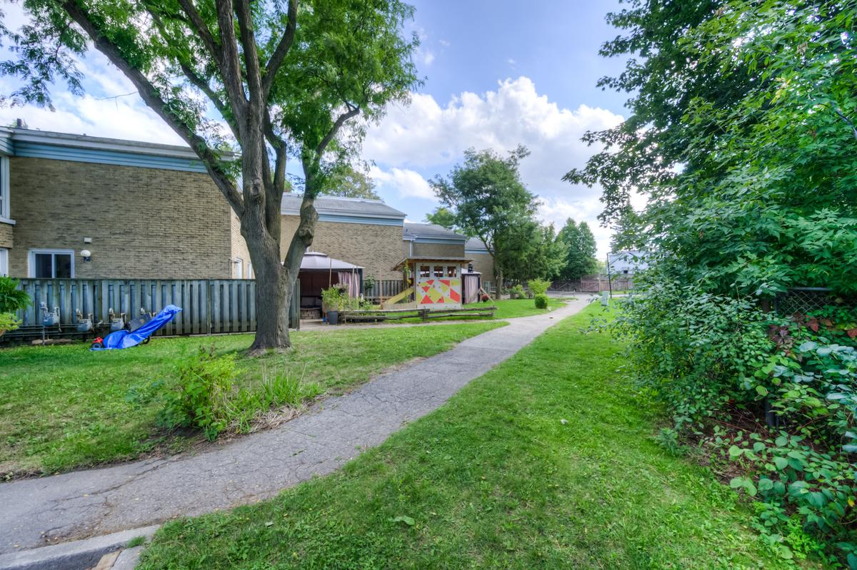 3 Bedroom Apartment for Rent - 33 , 39, 91, 95 & 99 Burns Drive, Guelph, ON