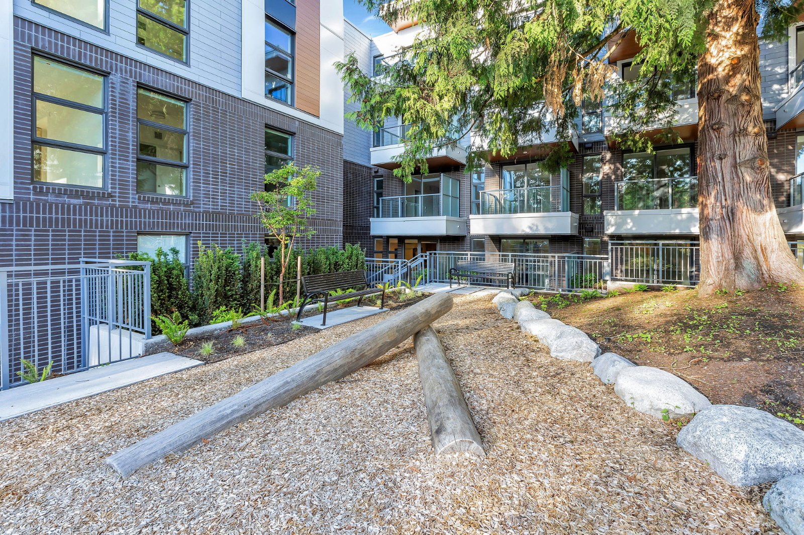 2 Bedroom Apartment for Rent - 1490 W 32nd Ave, Vancouver, BC 2