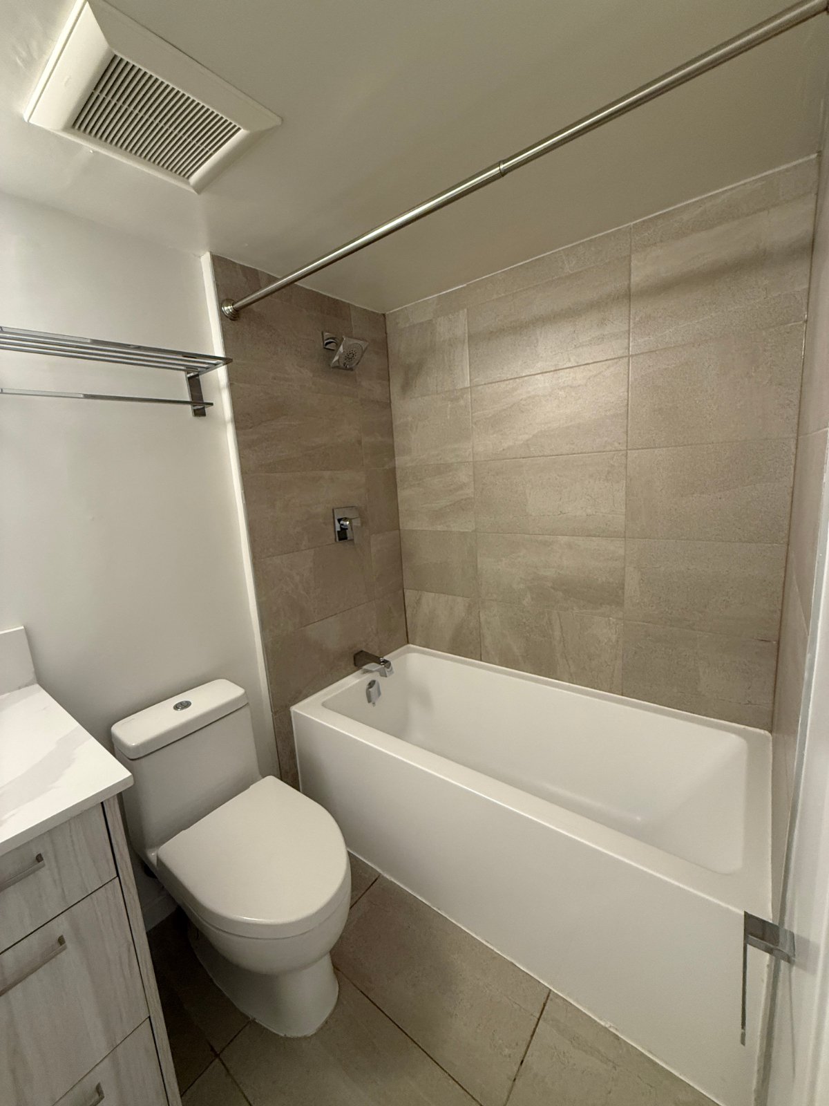 2 Bedroom Apartment for Rent - 1190 W 10th Ave, Vancouver, BC 3