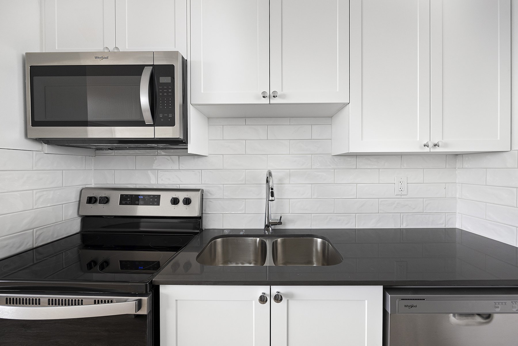 Studio Apartment for Rent - 2200 Roche Court, Mississauga, ON 3