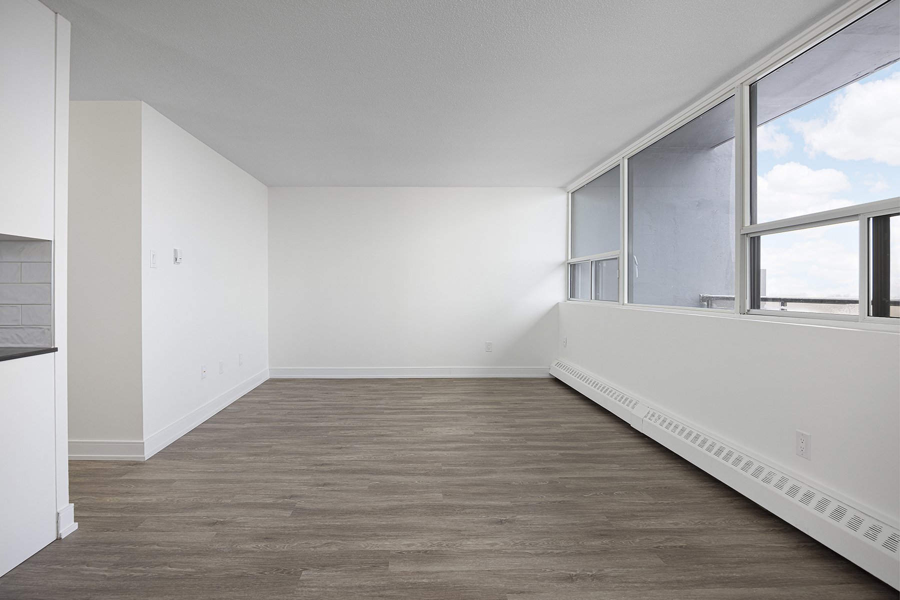 Studio Apartment for Rent - 2200 Roche Court, Mississauga, ON 4